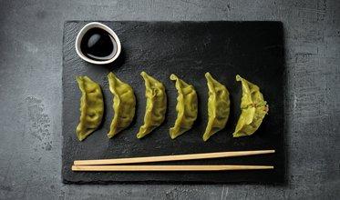 Ajinomoto 5 Vegetable Gyoza + Spinach Pastry 600g 味之素 五蔬菜菠菜皮餃子 - Soon Fung LTD